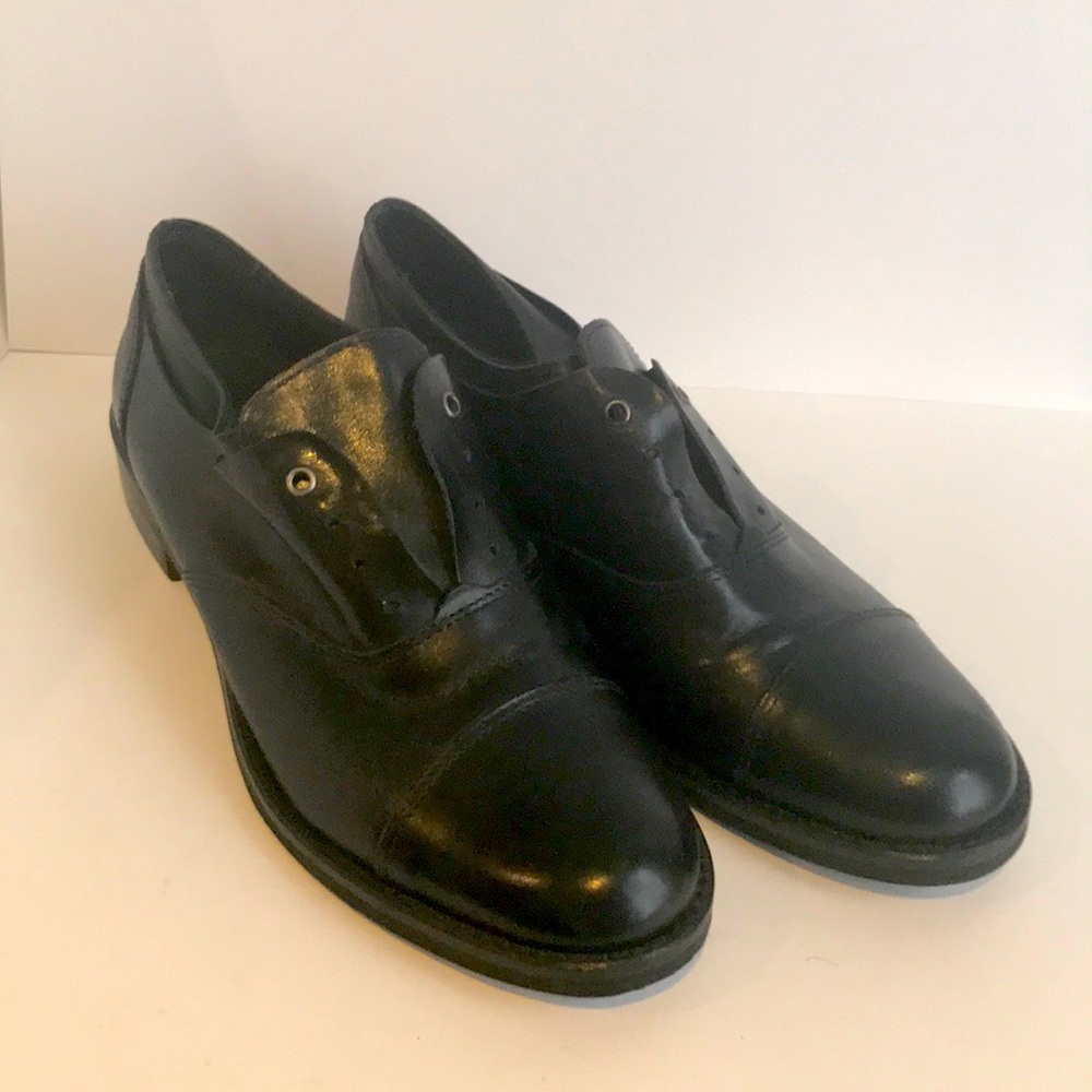 Le Chateau Luxe - Women’s Slip On Loafers